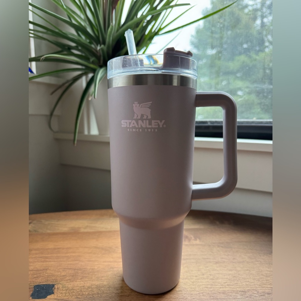 Stanley Travel Quencher - Gray Lavender